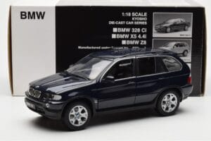 BMW X5 4.4i E53 Tumma Sininen Kyosho 1:18 08521DB Metalli — kuva 8 / 8