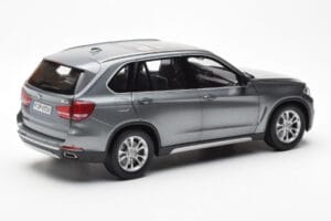 BMW X5 F15 Space Harmaa Paragon 1:18 80432318988 Metalli — kuva 3 / 8