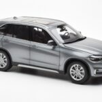 BMW X5 F15 Space Harmaa Paragon 1:18 - image 6 of 8