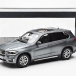 BMW X5 F15 Space Harmaa Paragon 1:18 - image 8 of 8
