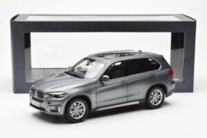BMW X5 F15 Space Harmaa Paragon 1:18 80432318988 Metalli — kuva 8 / 8