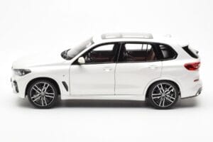 BMW X5 G05 Valkoinen Paragon 1:18 80432450996 Metalli — kuva 4 / 8
