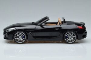 BMW Z4 G29 Musta Metallic Norev 1:18 183272 Metalli — kuva 4 / 7