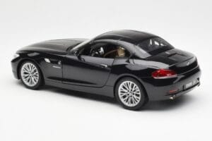 BMW Z4 E89 Spider Musta Metallic Kyosho 1:18 08771BK Metalli — kuva 8 / 9