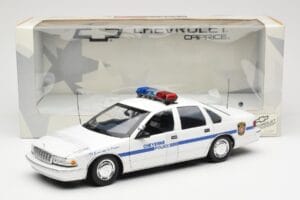 Chevrolet Caprice Cheyenne Poliisi UT Models 1:18 21025 Metalli — kuva 6 / 6