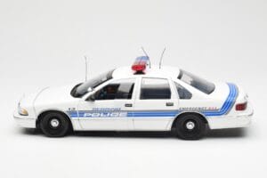 Chevrolet Caprice Sebring Poliisi UT Models 1:18 21029 Metalli — kuva 3 / 6