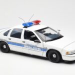 Chevrolet Caprice Sebring Poliisi UT Models 1:18 - image 4 of 6