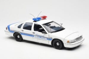 Chevrolet Caprice Sebring Poliisi UT Models 1:18 21029 Metalli — kuva 4 / 6
