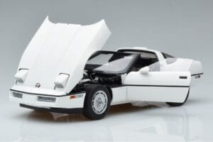 Chevrolet Corvette C4 Valkoinen AUTOart 1:18 71243 Metalli — kuva 2 / 8