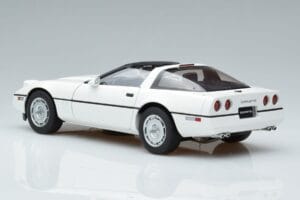 Chevrolet Corvette C4 Valkoinen AUTOart 1:18 71243 Metalli — kuva 7 / 8