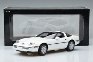 Chevrolet Corvette C4 Valkoinen AUTOart 1:18 71243 Metalli — kuva 8 / 8