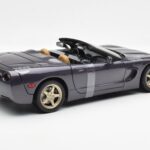 Chevrolet Corvette C5 Avoauto Violetti Helmiäinen Metallic UT Models 1:18 - image 2 of 6