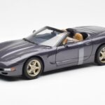 Chevrolet Corvette C5 Avoauto Violetti Helmiäinen Metallic UT Models 1:18