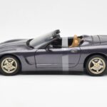 Chevrolet Corvette C5 Avoauto Violetti Helmiäinen Metallic UT Models 1:18 - image 3 of 6