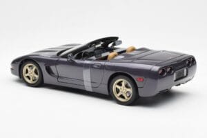Chevrolet Corvette C5 Avoauto Violetti Helmiäinen Metallic UT Models 1:18 21010 Metalli — kuva 5 / 6