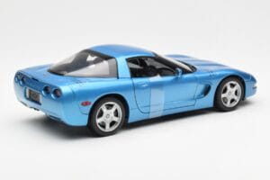 Chevrolet Corvette C5 Sininen Metallic UT Models 1:18 21004 Metalli — kuva 2 / 6