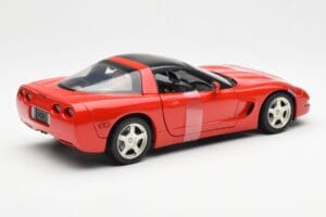 Chevrolet Corvette C5 Hardtop Punainen UT Models 1:18 21041 Metalli — kuva 2 / 6