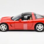 Chevrolet Corvette C5 Hardtop Punainen UT Models 1:18 - image 3 of 6