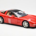 Chevrolet Corvette C5 Hardtop Punainen UT Models 1:18 - image 4 of 6