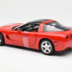 Chevrolet Corvette C5 Hardtop Punainen UT Models 1:18 - image 5 of 6