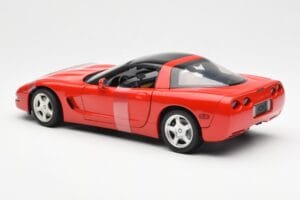 Chevrolet Corvette C5 Hardtop Punainen UT Models 1:18 21041 Metalli — kuva 5 / 6