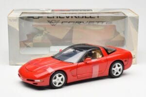Chevrolet Corvette C5 Hardtop Punainen UT Models 1:18 21041 Metalli — kuva 6 / 6