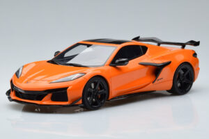 Chevrolet Corvette C8 Z06 Oranssi GT Spirit 1:18