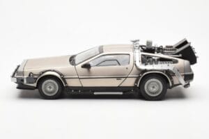 DeLorean DMC-12 Time Machine Back to the Future Hopea Sun Star 1:18 2711 Metalli — kuva 3 / 8