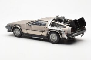 DeLorean DMC-12 Time Machine Back to the Future Hopea Sun Star 1:18 2711 Metalli — kuva 4 / 8
