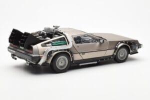 DeLorean DMC-12 Time Machine Back to the Future Hopea Sun Star 1:18 2711 Metalli — kuva 5 / 8