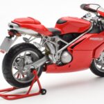 Ducati 999 Punainen Minichamps 1:12 - image 3 of 4
