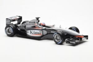 McLaren MP4/17D #6 K. Raikkonen F1 2003 Hot Wheels 1:18 B1650 Metalli — kuva 6 / 6