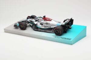 Mercedes AMG Petronas W13 E Performance #63 G. Russell Brazilian GP 1st Win 2022 Minichamps 1:18 113222163 Hartsi — kuva 3 / 4