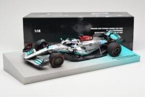 Mercedes AMG Petronas W13 E Performance #63 G. Russell Brazilian GP 1st Win 2022 Minichamps 1:18 113222163 Hartsi — kuva 4 / 4
