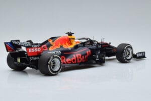 Red Bull Racing RB16B #33 M. Verstappen Abu Dhabi GP F1 World Champion 2021 Minichamps 1:18 110212333 Metalli — kuva 2 / 6