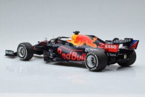 Red Bull Racing RB16B #33 M. Verstappen Abu Dhabi GP F1 World Champion 2021 Minichamps 1:18 110212333 Metalli — kuva 5 / 6