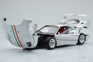 Ferrari F40 Helmenvalkea Italy Kyosho 1:18 08416PWT-G Metalli — kuva 2 / 8