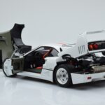 Ferrari F40 Helmenvalkea Italy Kyosho 1:18 - image 5 of 8