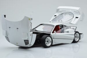 Ferrari F40 Helmenvalkea Kyosho 1:18 08416PW-G Metalli — kuva 2 / 8