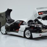 Ferrari F40 Helmenvalkea Kyosho 1:18 - image 5 of 8