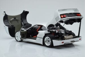 Ferrari F40 Helmenvalkea Kyosho 1:18 08416PW-G Metalli — kuva 5 / 8