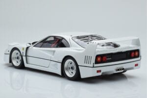 Ferrari F40 Helmenvalkea Kyosho 1:18 08416PW-G Metalli — kuva 7 / 8