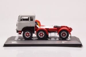 Fiat 690 T1 Valkoinen IXO 1:43 TR176