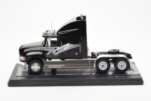 Ford Aeromax Musta IXO 1:43 TR179