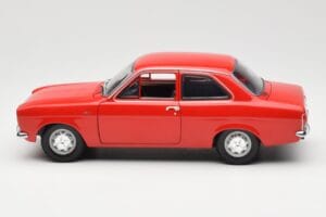 Ford Escort Mk1 RHD Punainen Minichamps 1:18 150081070 Metalli — kuva 4 / 8