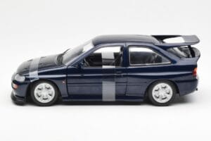 Ford Escort RS Cosworth Sininen Metallic UT Models 1:18 180082101-R1 Metalli — kuva 3 / 6