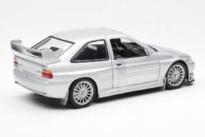 Ford Escort RS Cosworth Katumalli Hopea UT Models 1:18 22706 Metalli — kuva 5 / 6