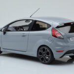 Ford Fiesta ST2000 Harmaa Otto 1:18 - image 5 of 6