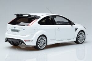 Ford Focus RS Mk2 Valkoinen Otto 1:18 OT977 Hartsi — kuva 2 / 6