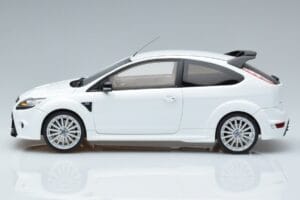 Ford Focus RS Mk2 Valkoinen Otto 1:18 OT977 Hartsi — kuva 3 / 6